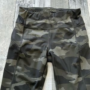 Athleta camp pants size small